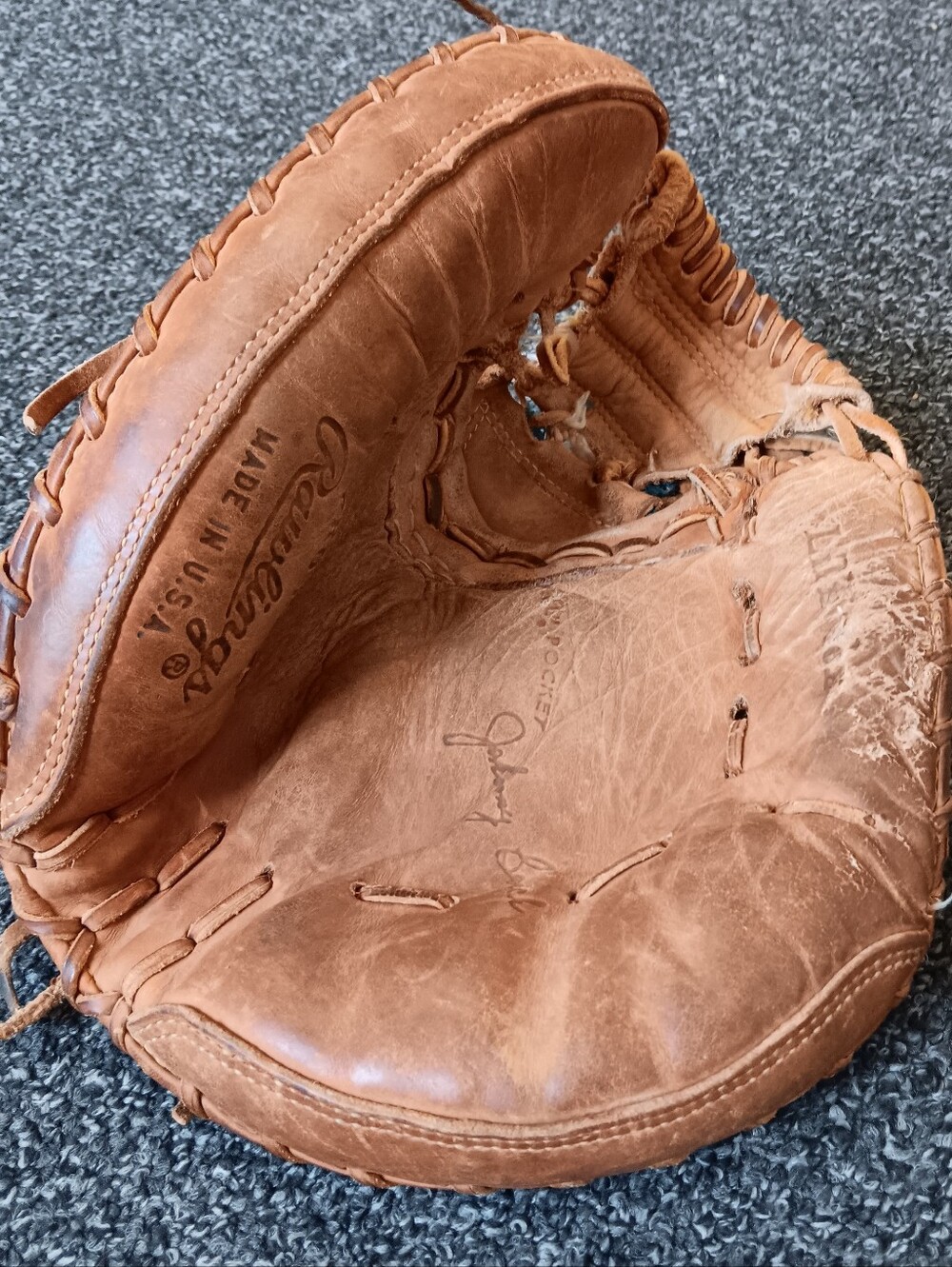 USA Rawlings Vintage Johnny Bench Leather Catchers Mitt, Baseball, Sports Glove - Picture 3 of 16